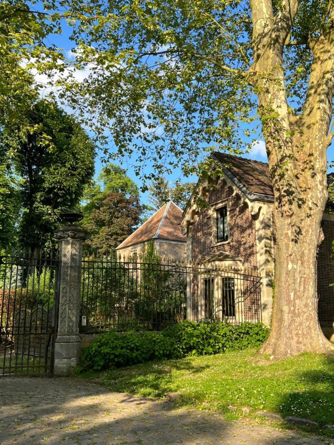 Вилла Dans Un Cadre Exceptionnel, Ferme Renovee A 17Km De Paris Буасси-Сен-Лежер Экстерьер фото